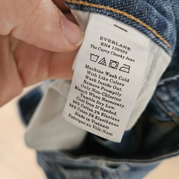 Everlane the Curvy Cheeky Regular high-rise jeans Raw Hem Plus Size 34 - Picture 8 of 8